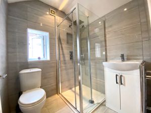 En-Suite- click for photo gallery